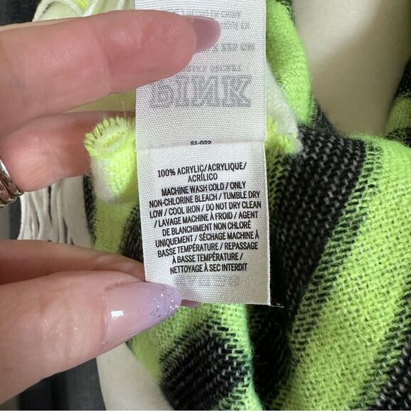 PINK Victoria's Secret Neon Green & Black Reversible Fringe Logo Blanket Scarf - Picture 7 of 7